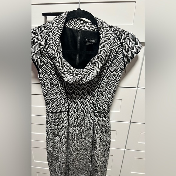 Women's Designer Dress Black White Geo Zigzag Capped Sleeve Stretchy Cowl Neck - Picture 3 of 5